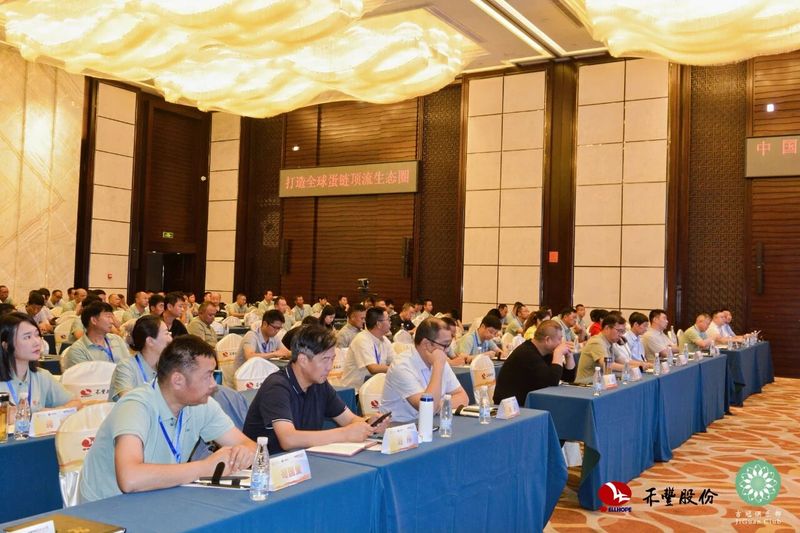 卓一牧業(yè)受邀出席中國蛋雞高質(zhì)量發(fā)展（云南）論壇，分享創(chuàng)新養(yǎng)殖新思路